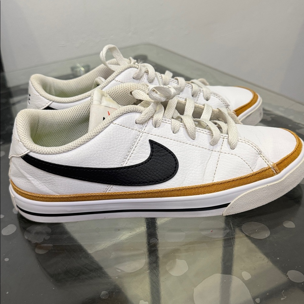 Nike White and Black Sneakers with Gold Accents - Picture 3 of 8